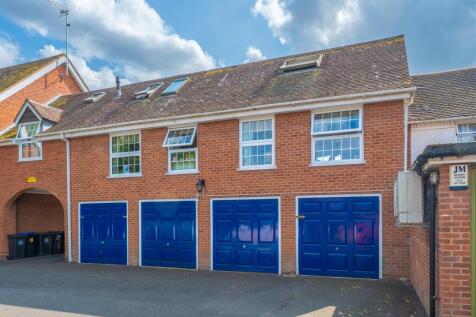 Single Garage En Bloc
