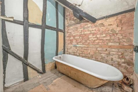 Bathroom (57 Waterside)