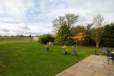 Gales Cottage -Terrace &amp; Garden