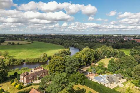 Dovecote Garden with view of York Minster