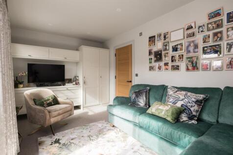 Bedroom 4/Snug