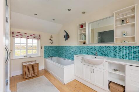 Principal Bedroom En Suite