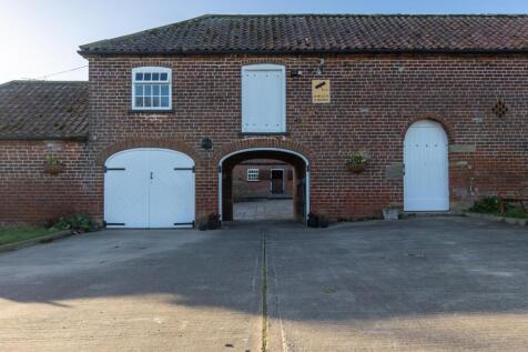Garage, Access to Courtyard