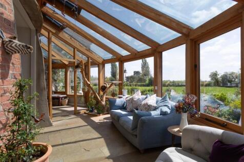 Entrance Hall/Garden Room