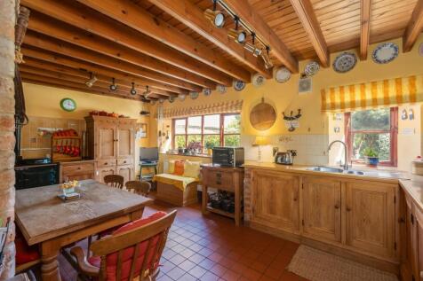Kitchen / Breakfast Room