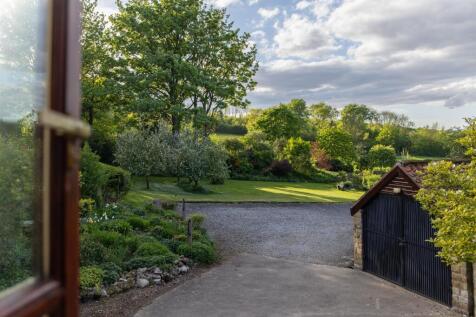 Garden, Garage, DRive