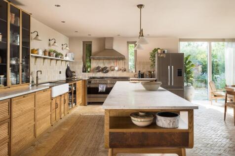 Kitchen dining room