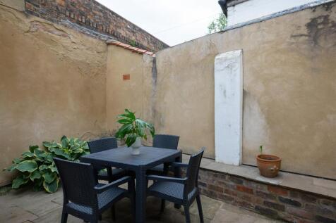 Courtyard Garden