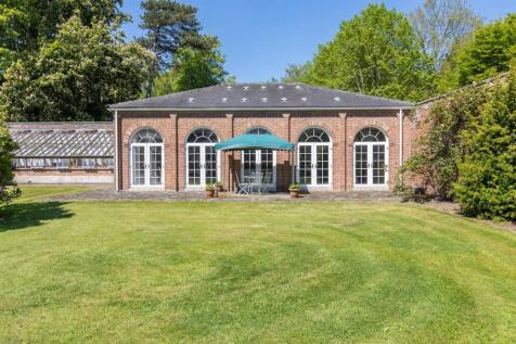 Pool House
