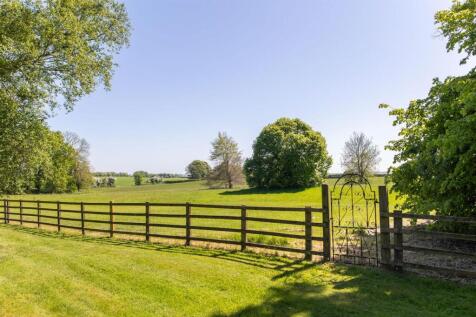 Gate to Parkland Paddock