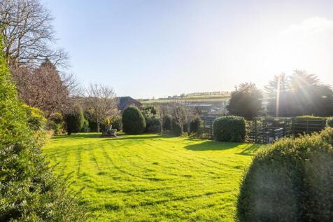 Lawned Gardens