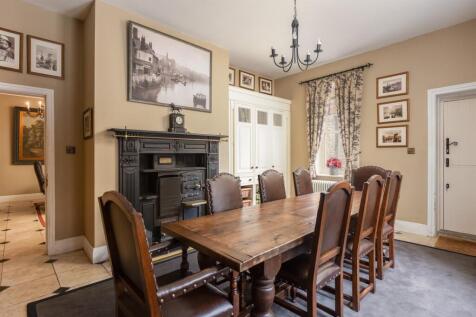 Breakfast Room