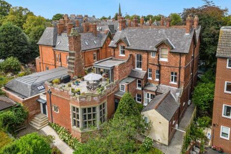 Flat 2, 17 St Peters Grove