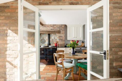Garden Room to Kitchen Breakfast Room