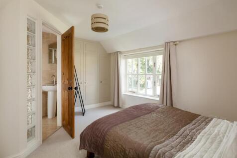 Bedroom 2 Suite