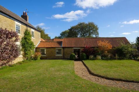 Front Garden &amp; Outbuildings