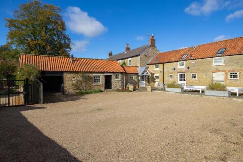 Front Courtyard, Car Port, Parking
