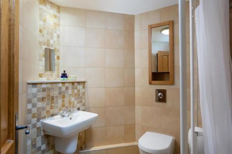 Bedroom 1 ensuite