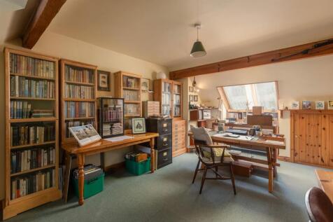 1st Floor Bedroom 2/Study