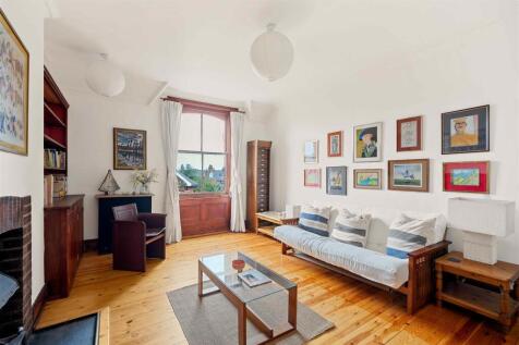 Living Room/Bedroom