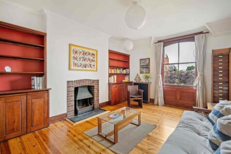 Living Room/Bedroom