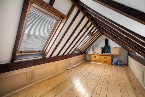 Attic Room (accessed via ladder)
