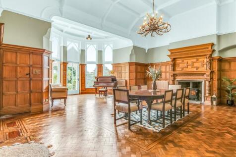 Entrance hall 2.jpg