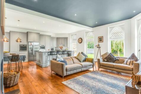 Kitchen and sitting room.jpg