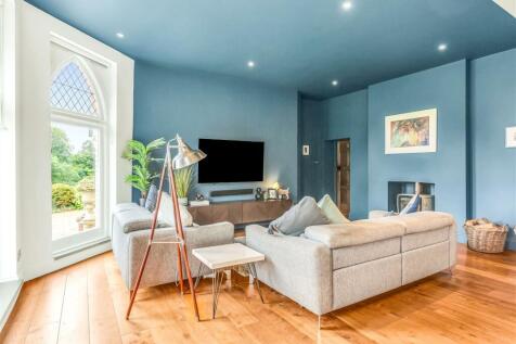 Living area.jpg