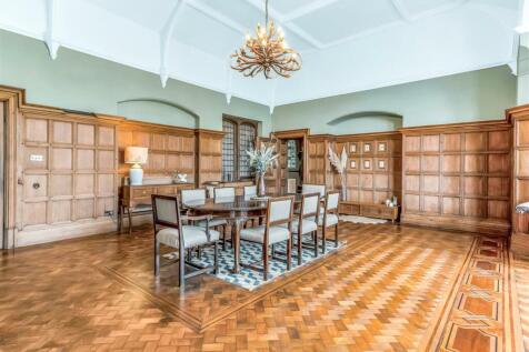 Entrance hall.jpg