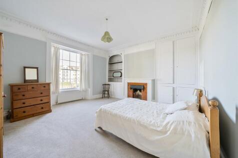 Bedroom 1 .jpg