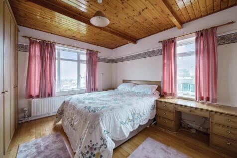 1 Red Gables