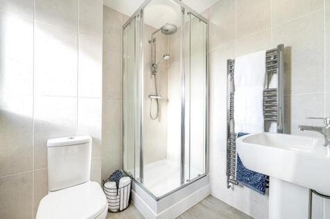 Ensuite.jpeg