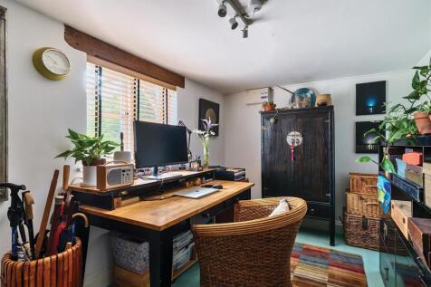 Study/bedroom 4