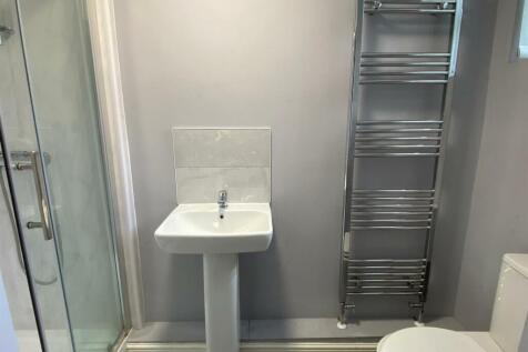 ensuite.jpg