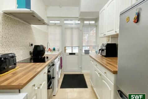 Kitchen1.jpg