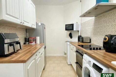 Kitchen2.jpg
