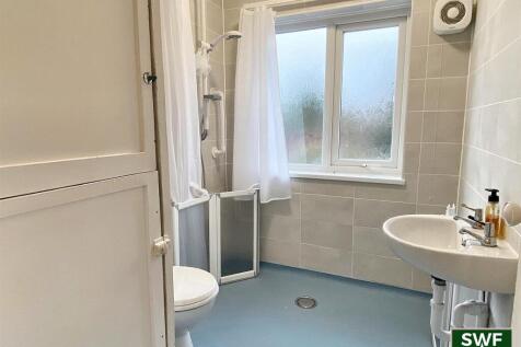Shower room.jpg