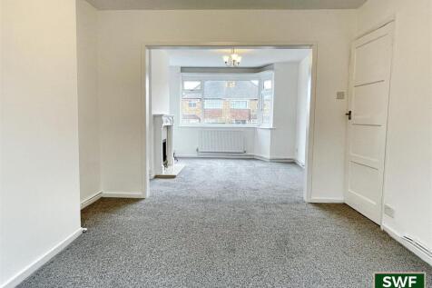 THROUGH LIVING/DINING ROOM