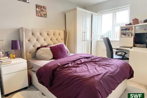 Bed2.jpg