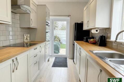 RE-FFITTED KITCHEN