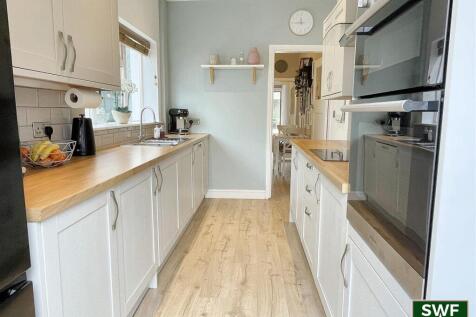 RE-FFITTED KITCHEN
