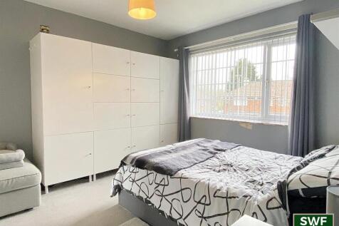 Bed1.jpg