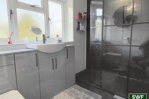 RE-FITTED BATHROOM