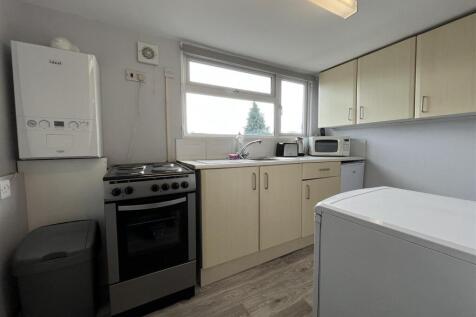 Kitchen (2).jpeg