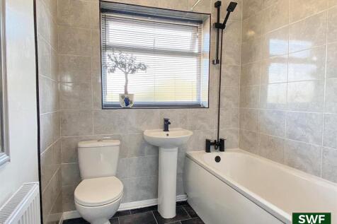 Bathroom3.jpg