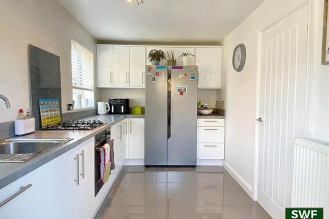 Kitchen2.jpg