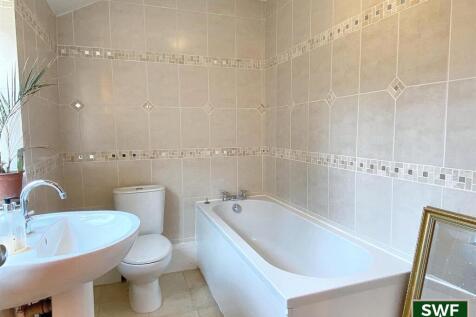 Bathroom1.jpg