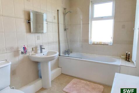 Bathroom2.2.jpg
