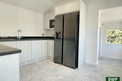 kitchen1.jpg
